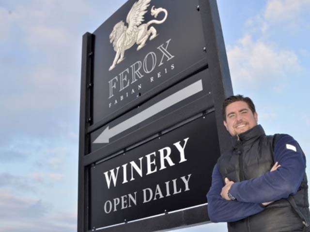 2018 - Ferox is home
Fabian and Stephanie purchase the Vignoble Rancourt Winery planted with mature Bordeaux vines on excellent soil, in the heart of Niagara-on-the-Lake.
